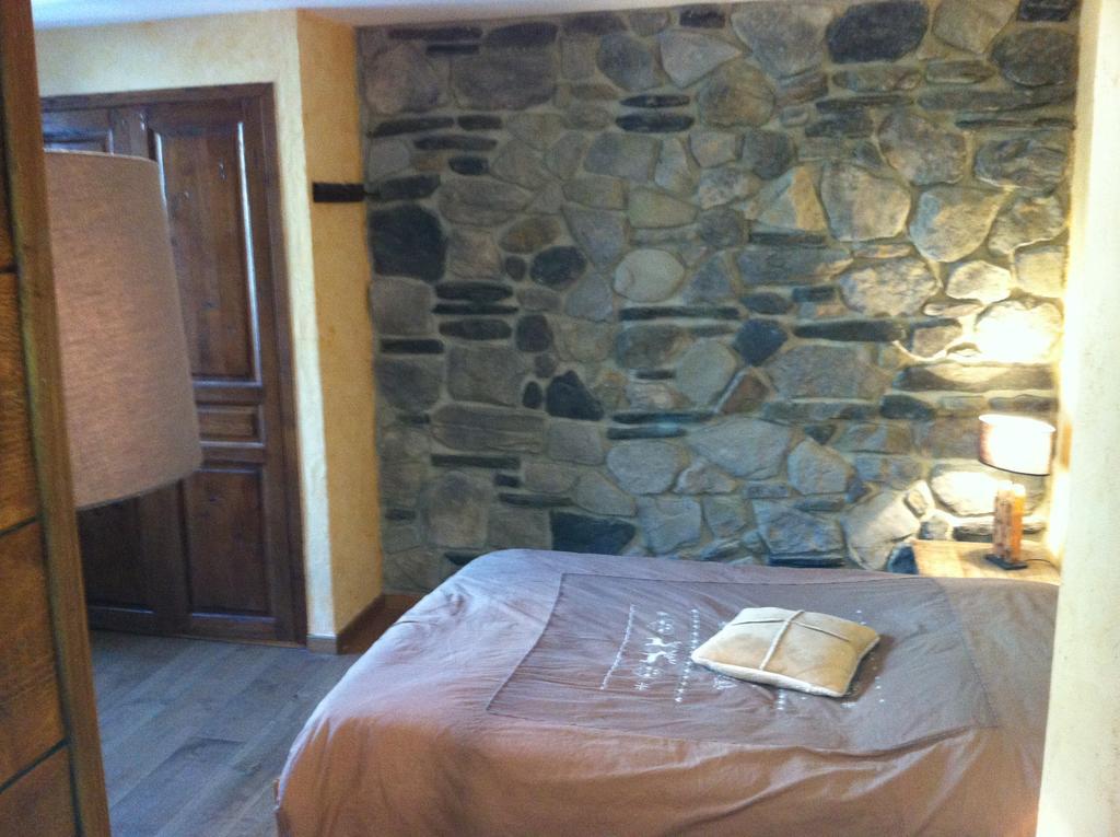 Au Chant Des Marmites Saint-Lary-Soulan Room photo